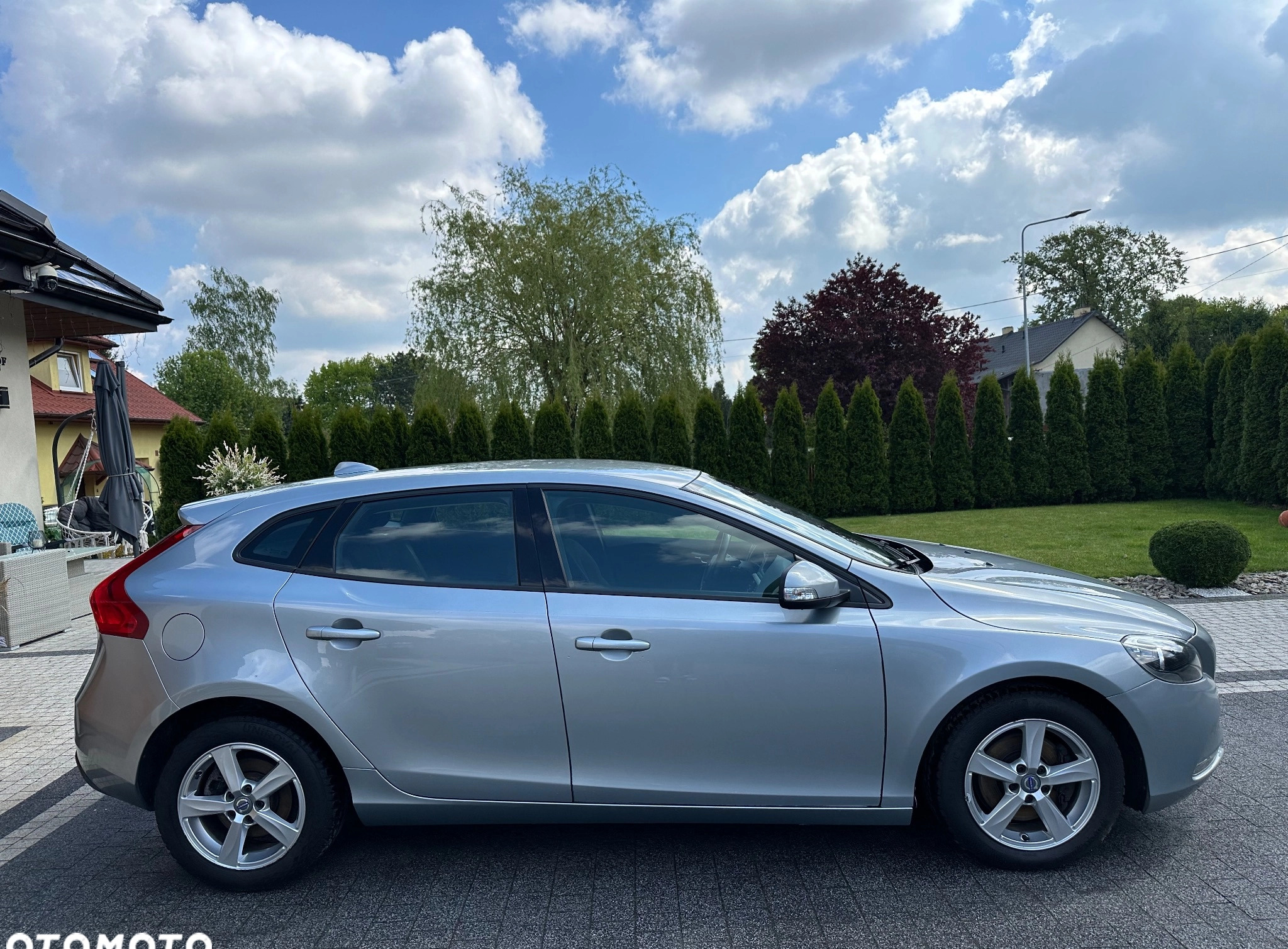 Volvo V40 cena 42500 przebieg: 170000, rok produkcji 2014 z Kraków małe 742